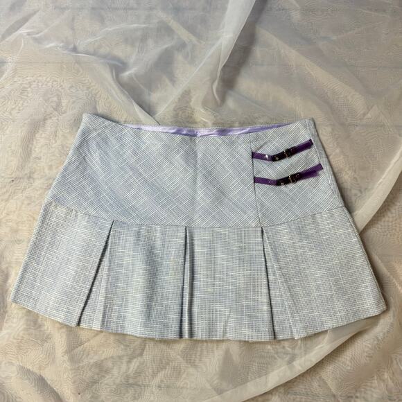 Vintage 00s Preppy Pastel Purple Pleated Mini Skirt with Buckle details (S/M) - Picture 3 of 10
